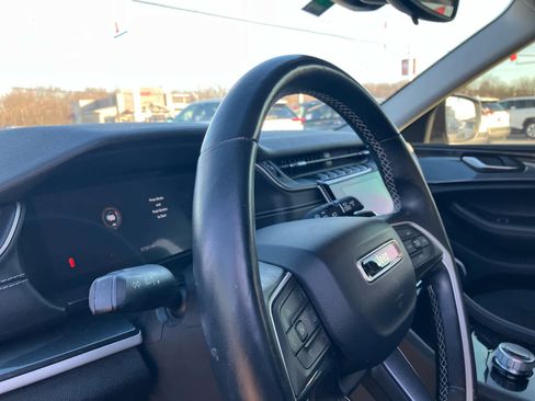 Used 2021 Jeep Grand Cherokee L Laredo w/ Luxury Tech Group I image 9