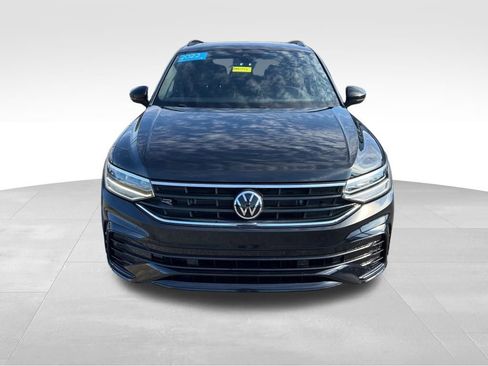 Used 2022 Volkswagen Tiguan SE R-Line image 3