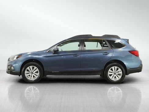 Used 2018 Subaru Outback 2.5i Premium AWD/4WD image 2