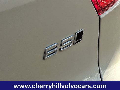 Certified 2025 Volvo XC40 B5 Core w/ Protection Package Premier image 32