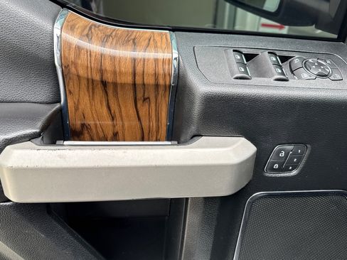 Used 2019 Ford F150 Lariat w/ FX4 Off-Road Package AWD/4WD image 11