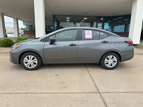 Used 2024 Nissan Versa S FWD image 4