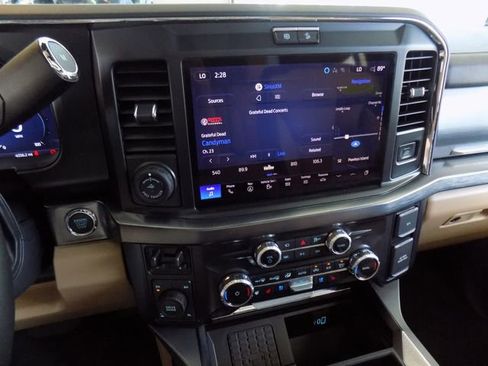 Used 2025 Ford F350 Lariat w/ Lariat Ultimate Package AWD/4WD image 19