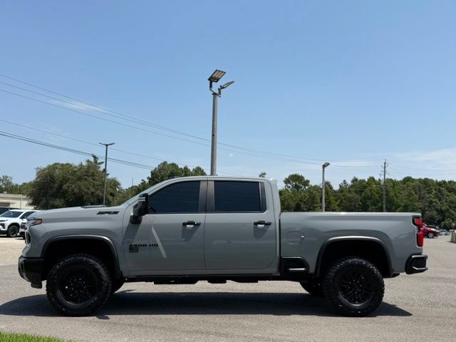 Used 2024 Chevrolet Silverado 2500 ZR2 w/ Technology Package AWD/4WD image 4