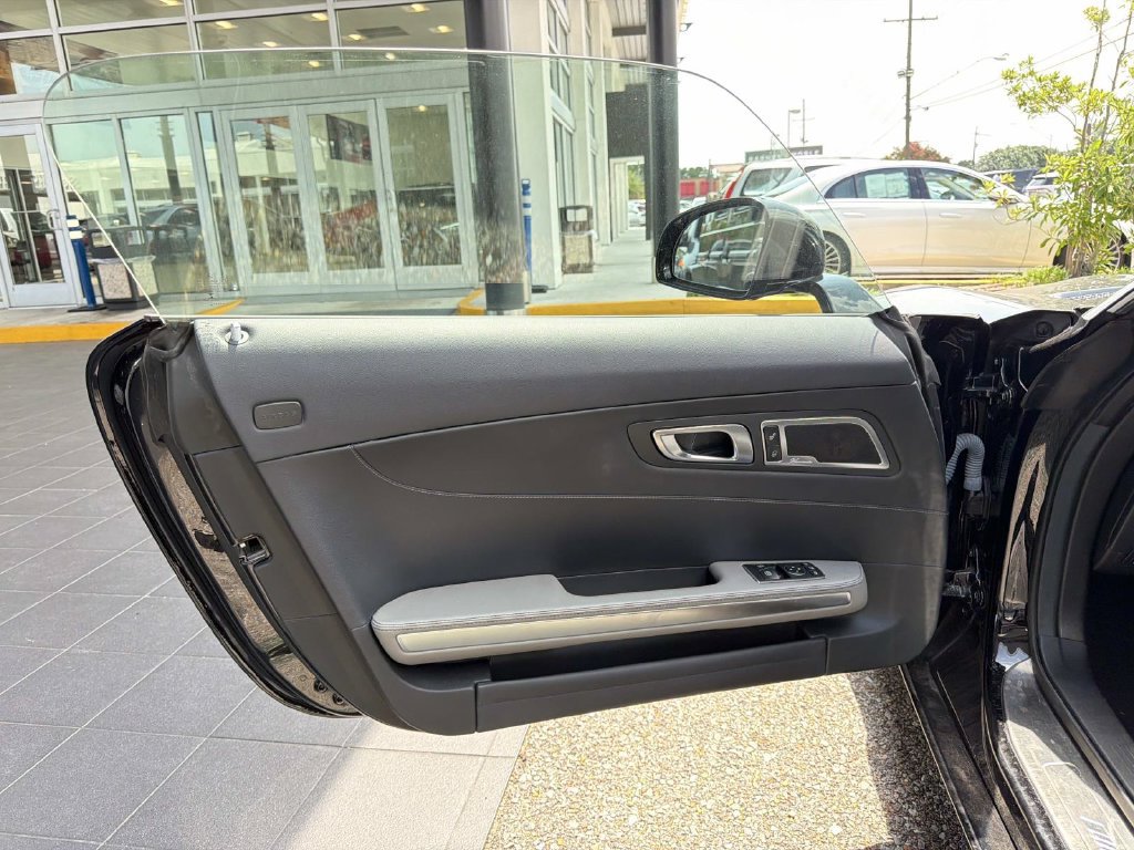 Used 2019 Mercedes-Benz AMG GT Roadster image 17