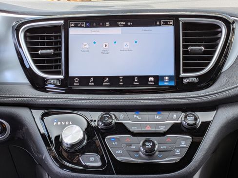 New 2026 Chrysler Pacifica Limited FWD image 22