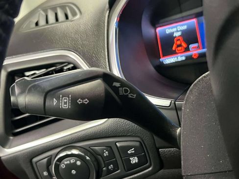 Used 2020 Ford Edge Titanium FWD image 26