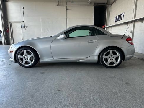 Used 2005 Mercedes-Benz SLK 350 image 7
