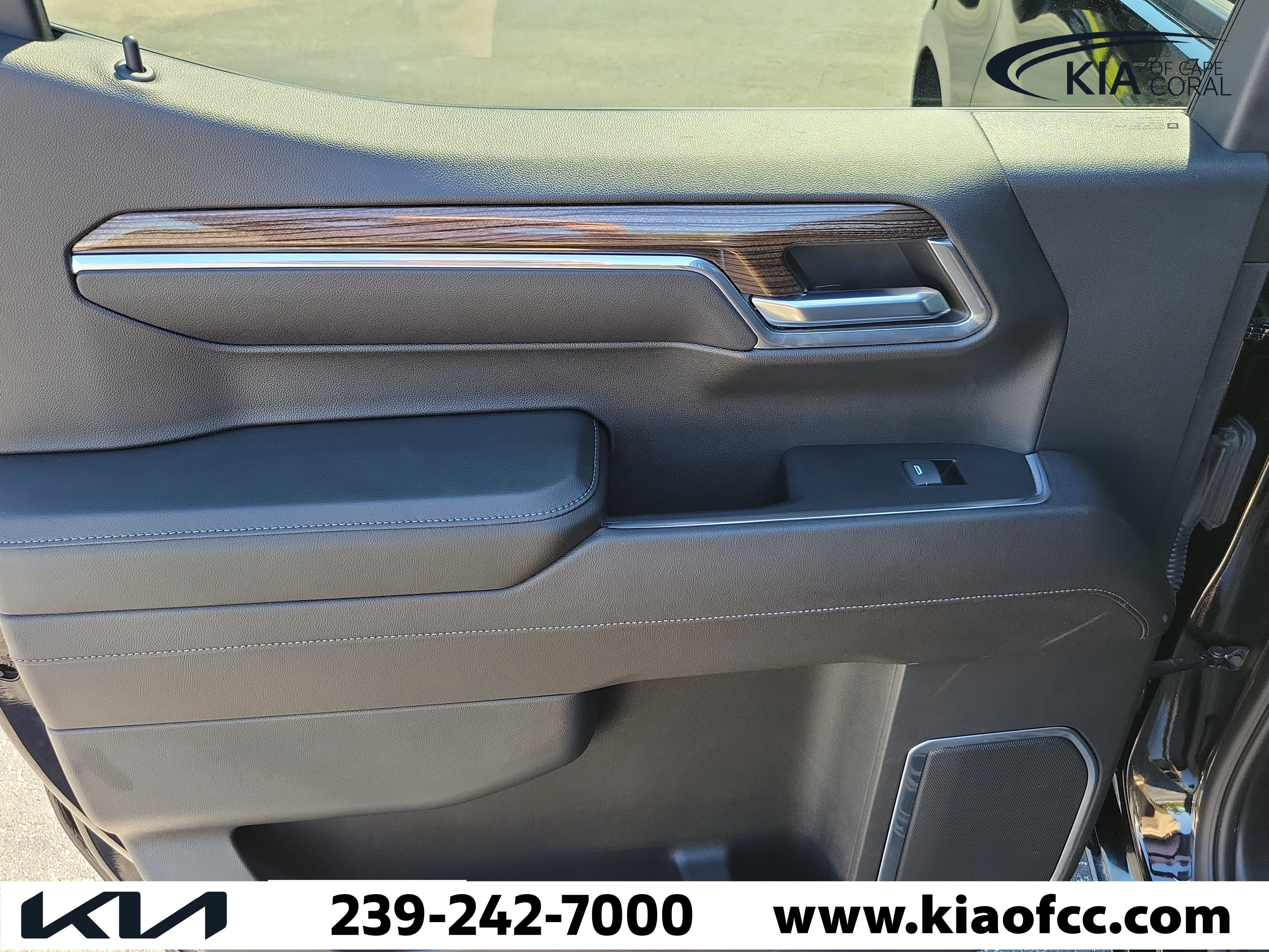Used 2023 Chevrolet Silverado 1500 LT w/ Safety Package AWD/4WD image 13