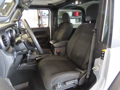 Used 2022 Jeep Wrangler Sport AWD/4WD image 21