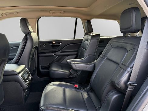 Used 2024 Lincoln Aviator Reserve image 13