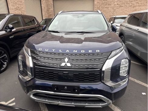 New 2025 Mitsubishi Outlander SEL image 3