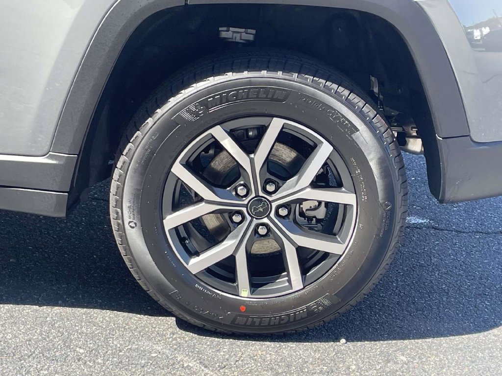 New 2027 Jeep Grand Cherokee 4WD image 12