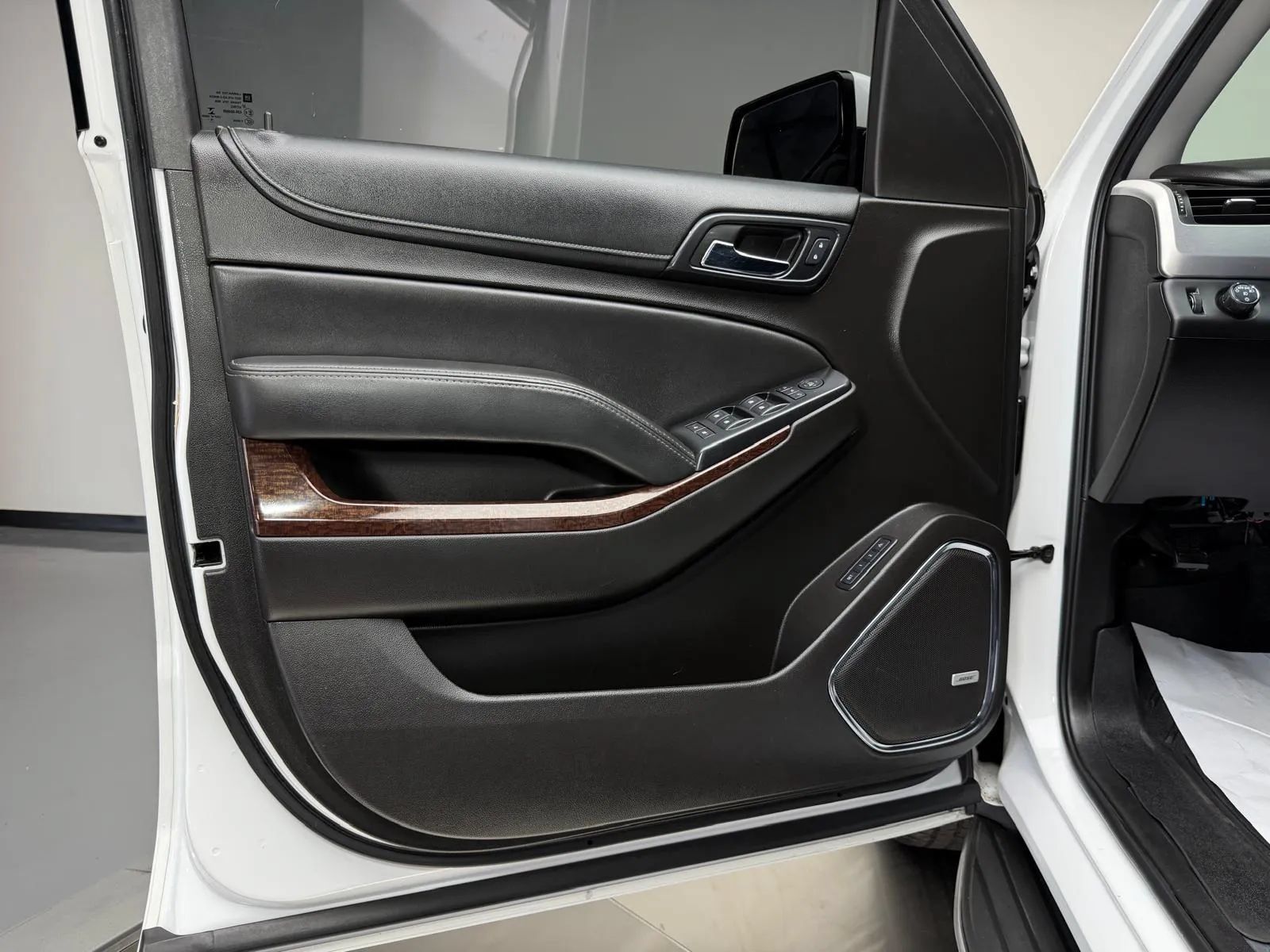 Used 2017 GMC Yukon SLT RWD image 29