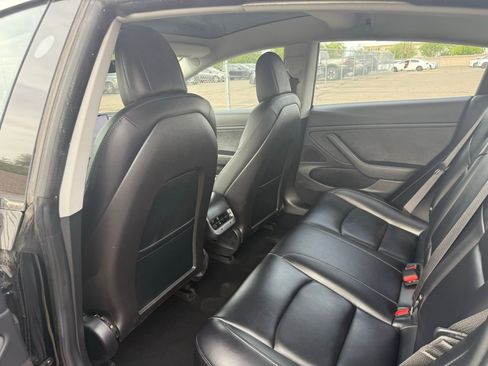 Used 2018 Tesla Model 3 Long Range image 11