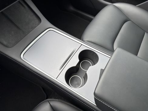 Used 2025 Tesla Model Y Long Range image 15