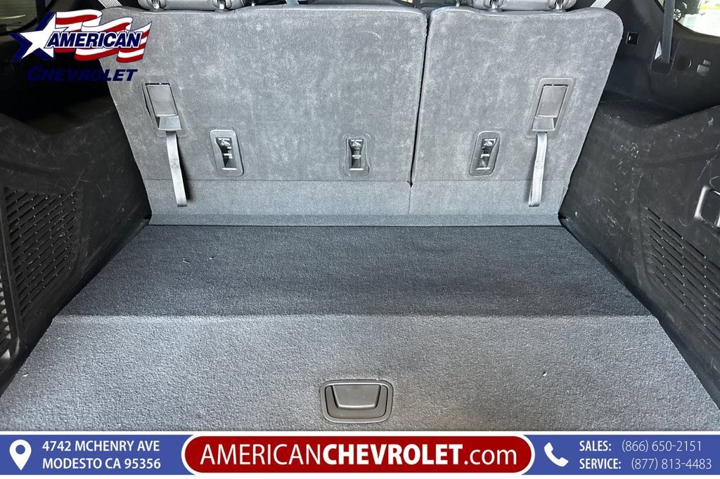 Used 2023 Chevrolet Suburban LT AWD/4WD image 18