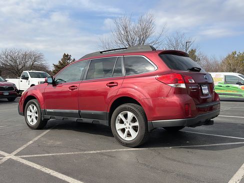 Used 2014 Subaru Outback 2.5i Premium image 12