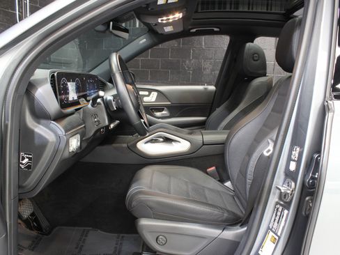 Used 2025 Mercedes-Benz GLE 580 4MATIC w/ Driver Assistance Package image 33