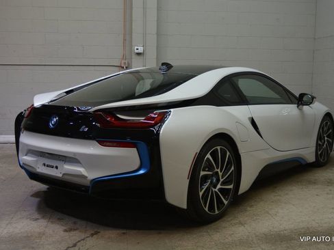 Used 2014 BMW i8 image 4