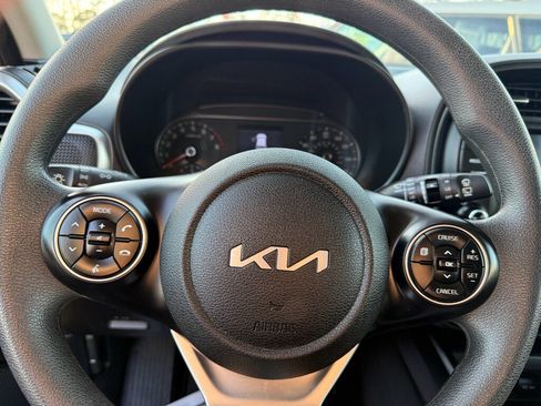 Used 2022 Kia Soul LX w/ Technology Package image 10