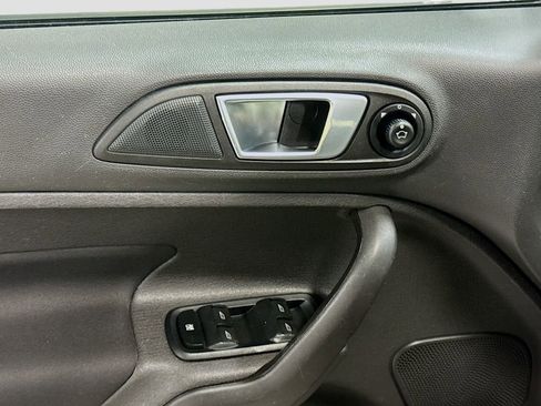 Used 2016 Ford Fiesta SE image 19