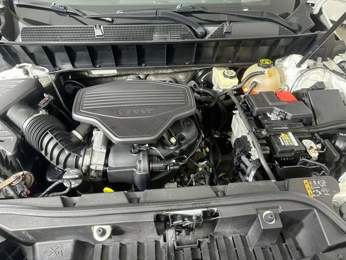 Used 2017 GMC Acadia Denali w/ Technology Package AWD/4WD image 9