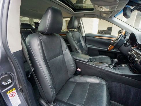 Used 2014 Lexus ES 300h image 30