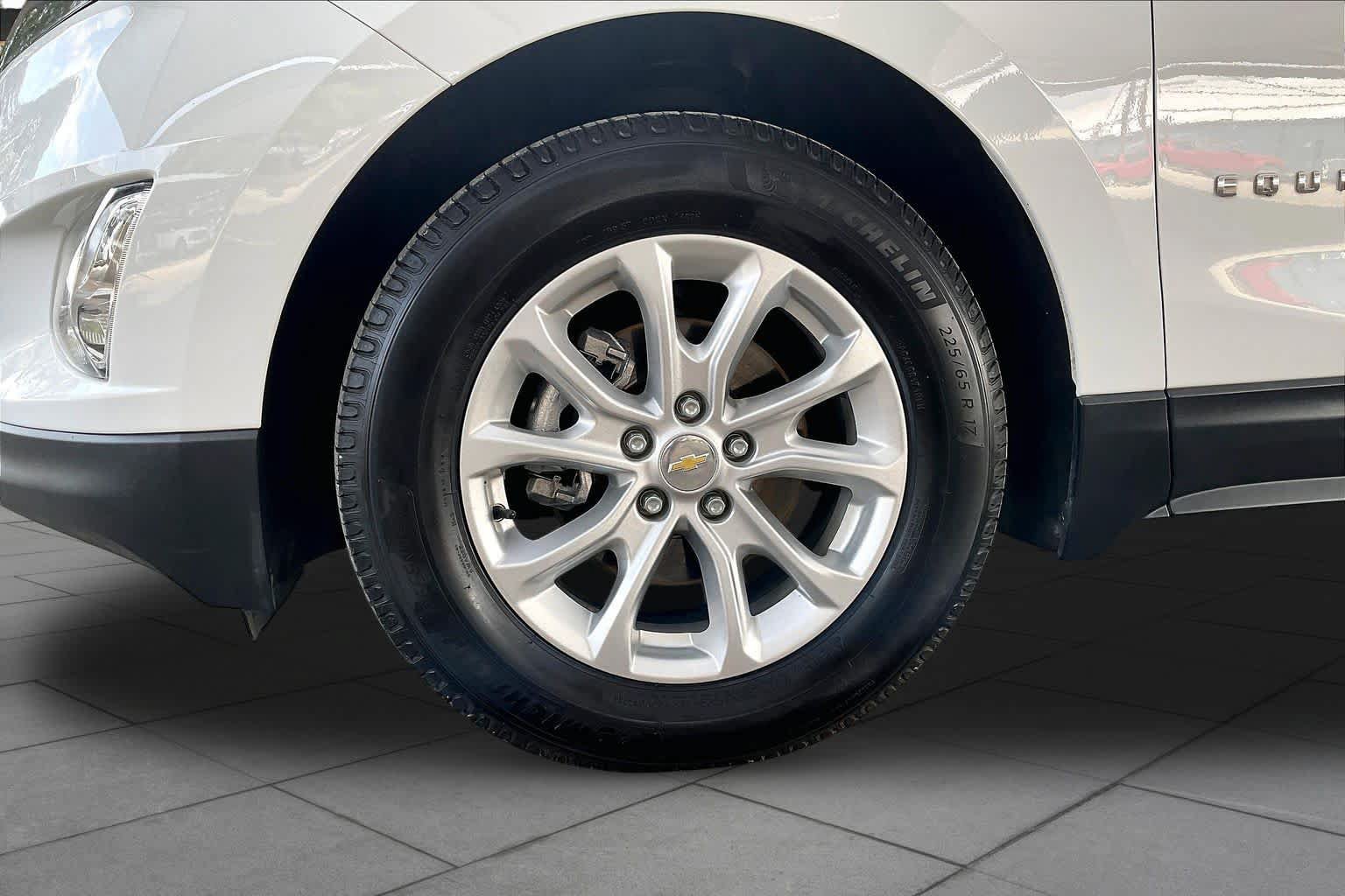 Used 2018 Chevrolet Equinox LT FWD image 11