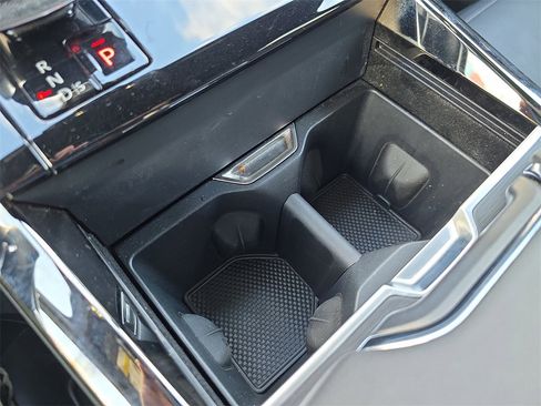 Used 2024 Land Rover Range Rover Sport SE image 27