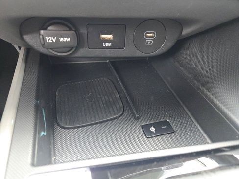Used 2025 Hyundai Elantra SEL FWD image 35