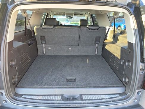 Used 2019 Chevrolet Suburban LT image 14