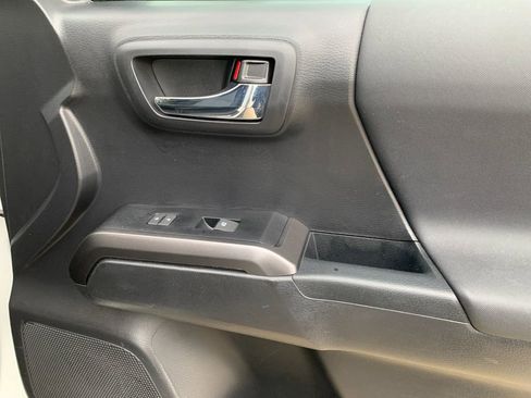 Used 2022 Toyota Tacoma SR5 image 19