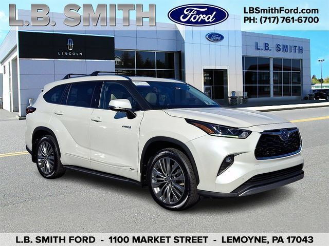 Used 2020 Toyota Highlander Platinum AWD/4WD image 1