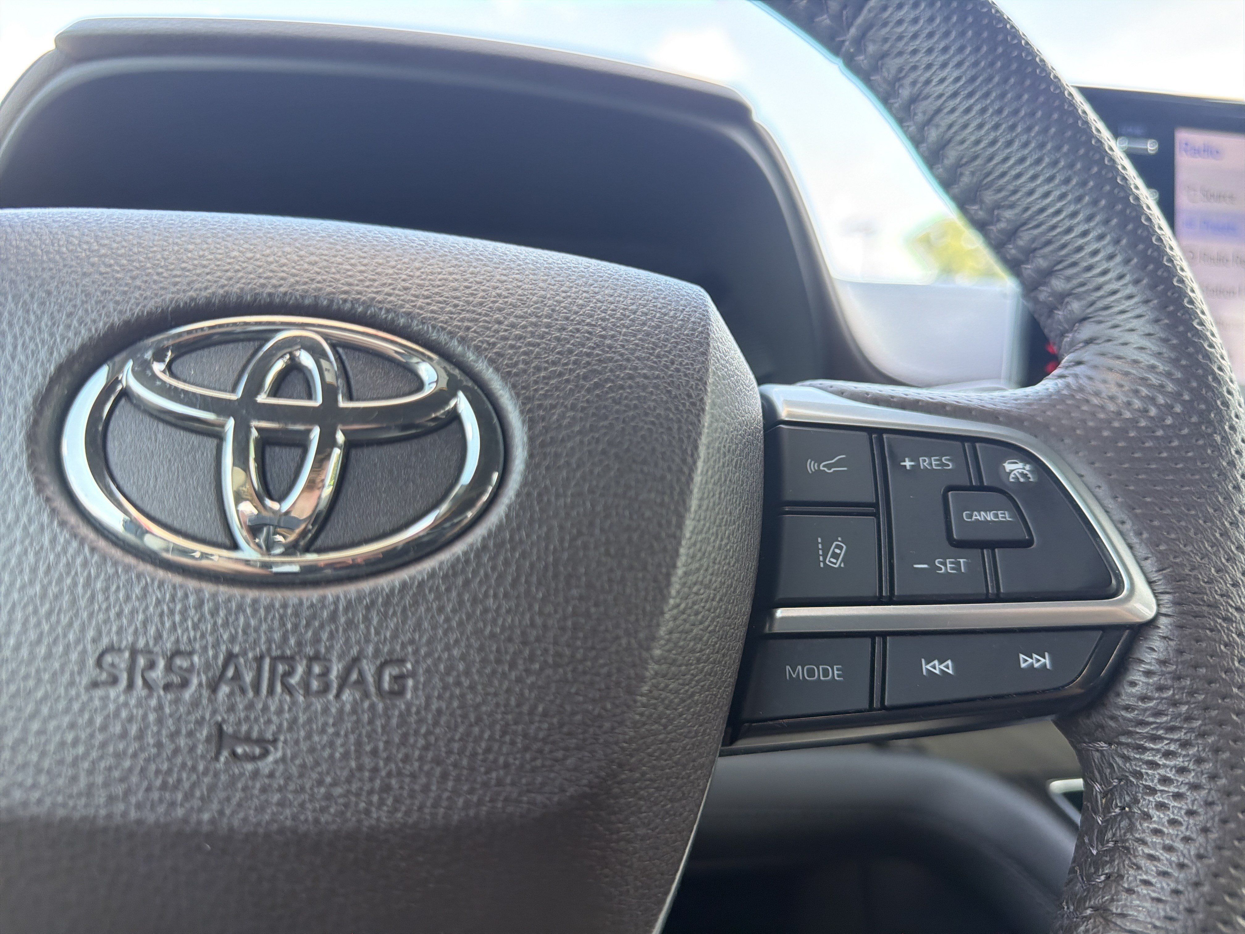 Certified 2024 Toyota Sienna Platinum FWD image 9