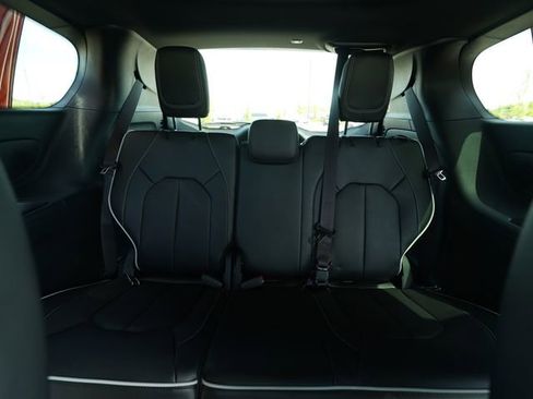 New 2026 Chrysler Pacifica Limited FWD image 25