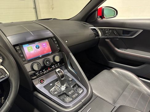 Used 2018 Jaguar F-TYPE Convertible image 20