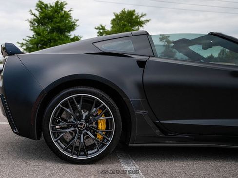 Used 2016 Chevrolet Corvette Z06 w/ 3LZ Preferred Equipment Group RWD image 10