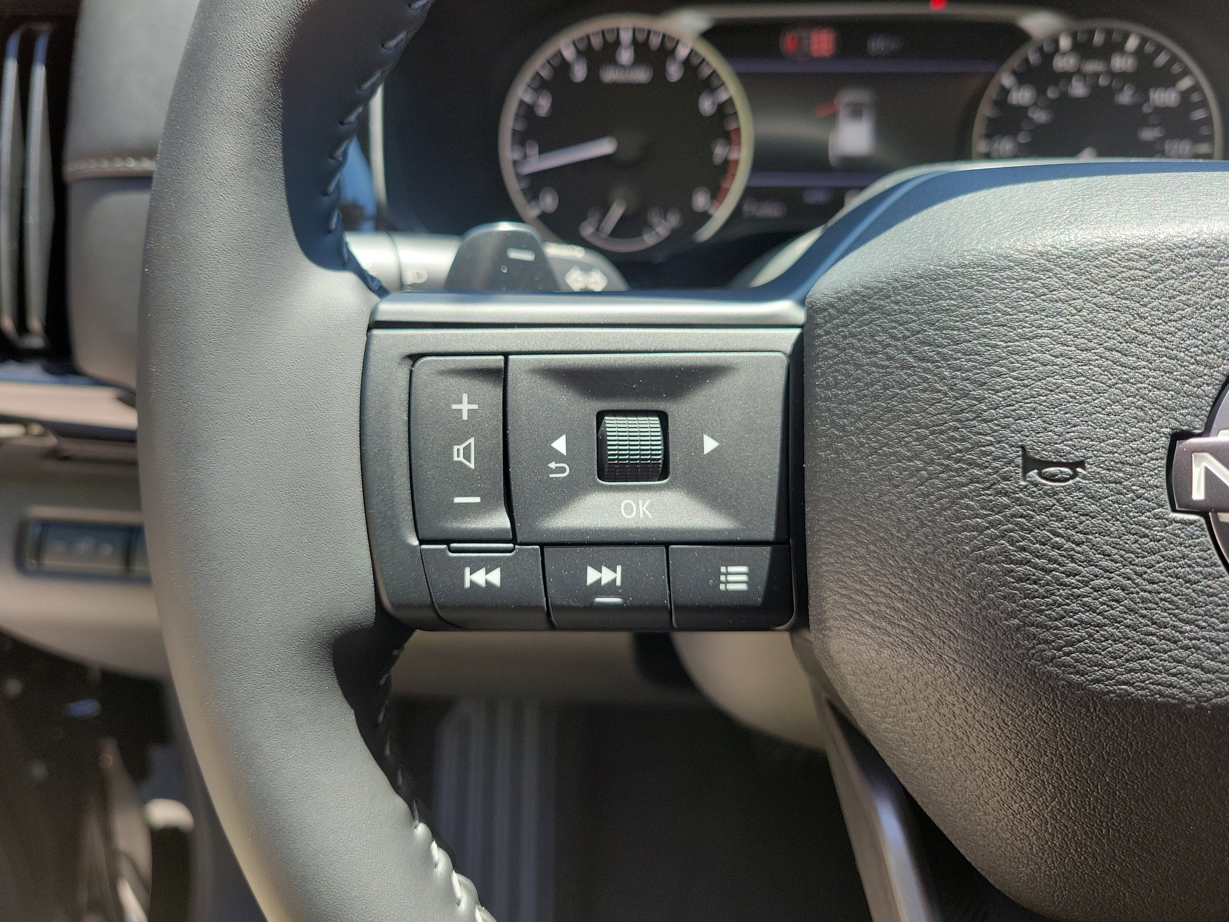 New 2026 Nissan Pathfinder SV AWD/4WD image 17