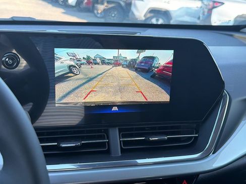 New 2026 Chevrolet Trax LT w/ LT Convenience Package FWD image 24