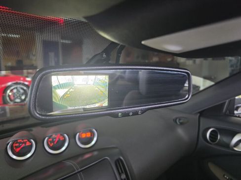 Used 2019 Nissan 370Z Roadster image 17