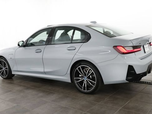 Used 2023 BMW 330e xDrive w/ M Sport Package AWD/4WD image 4
