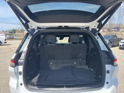 Used 2023 Jeep Grand Cherokee L Laredo AWD/4WD image 29