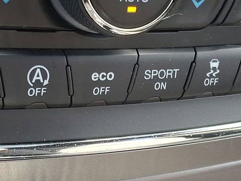 Used 2019 Jeep Grand Cherokee Laredo AWD/4WD image 24