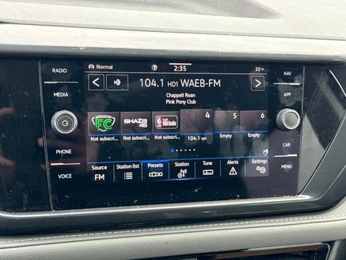 Used 2022 Volkswagen Taos SEL w/ Panoramic Sunroof Package image 22