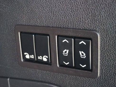 Used 2020 Cadillac Escalade Luxury RWD image 10