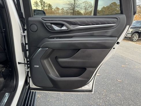 Used 2021 GMC Yukon Denali w/ Denali Premium Package image 12