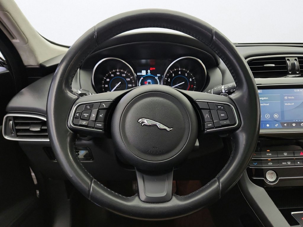Used 2020 Jaguar F-PACE Premium AWD/4WD image 14