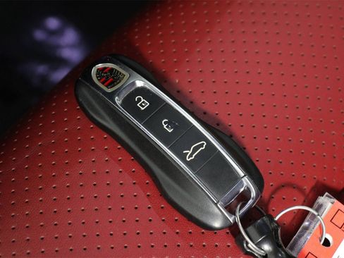 Used 2021 Porsche 911 Targa 4S image 33