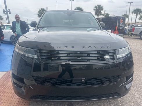 Used 2024 Land Rover Range Rover Sport SE image 3